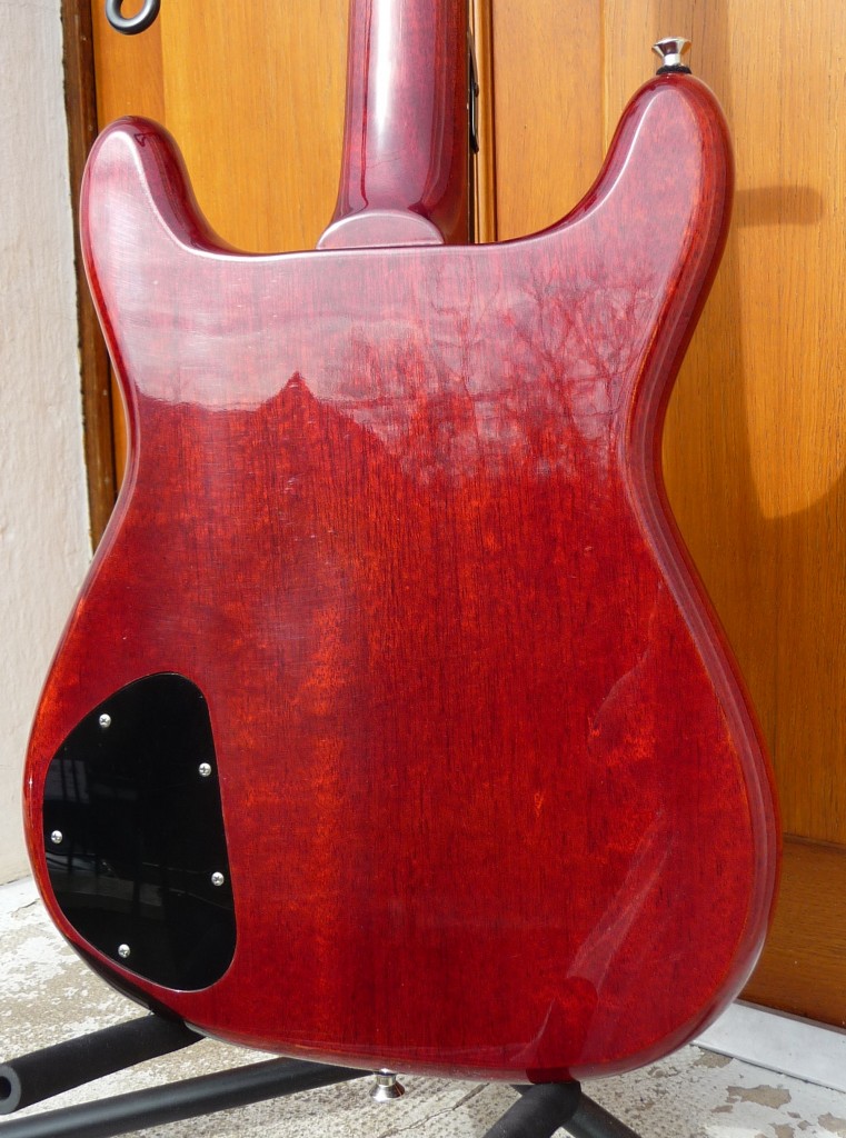 CoronetDTest Guitare : modèle Coronet du luthier Roger Daguetaguet5