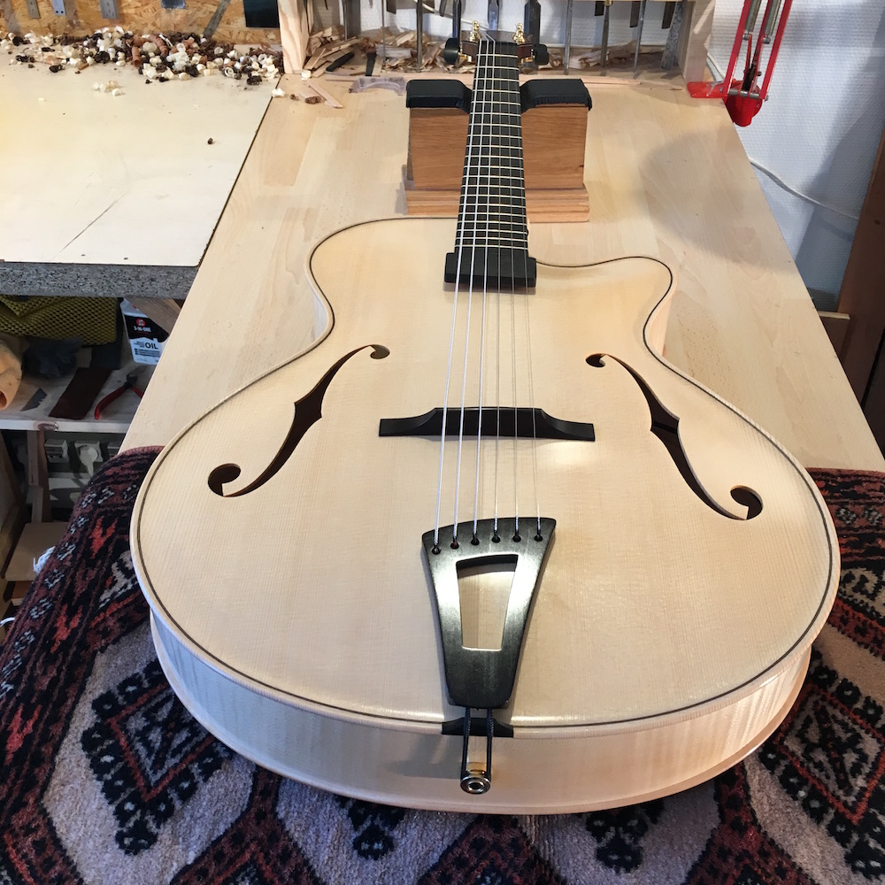Luthier Adrien Collet - Guitare archtop