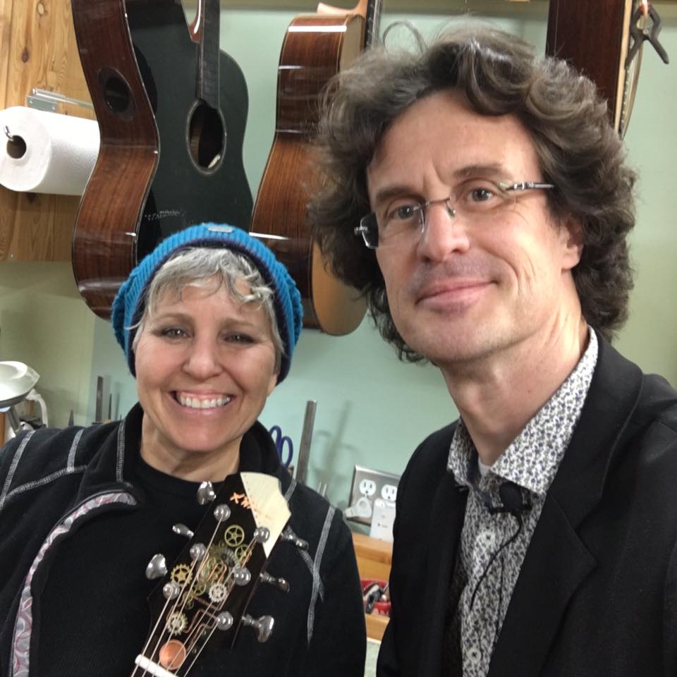 Interview luthier Kathy Wingert dans son atelier de Los Angeles