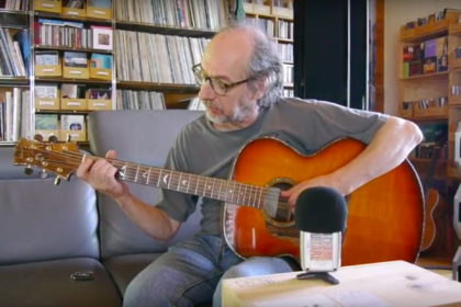 Franck Cheval musicien : le luthier joue aussi très bien de la guitare !