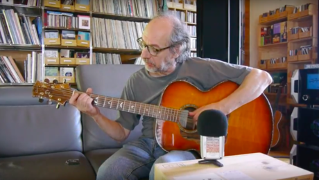 Franck Cheval musicien : le luthier joue aussi très bien de la guitare !