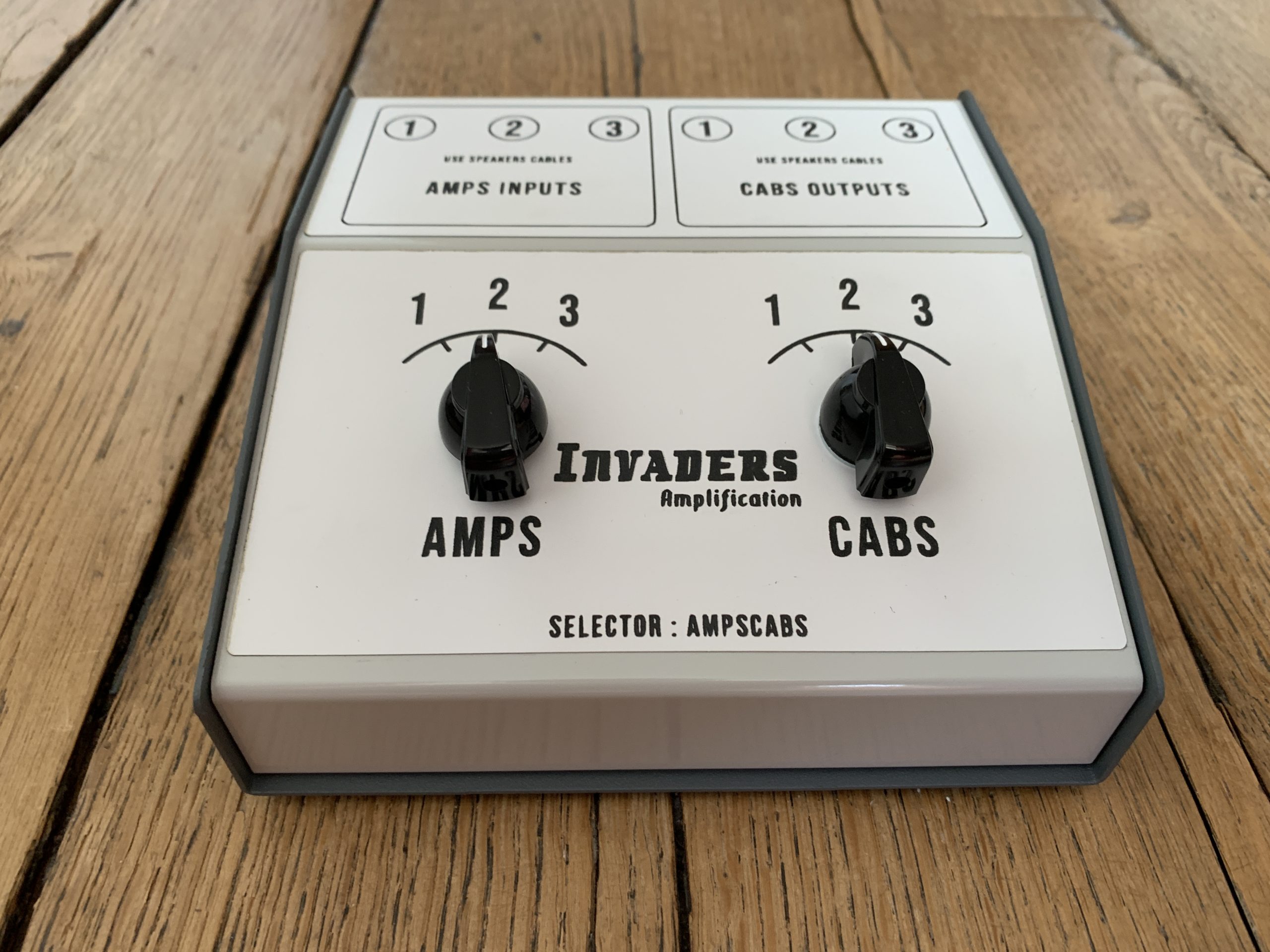 Démo express du AmpsCabs de Invaders, un sélecteur d'amplis et de baffles