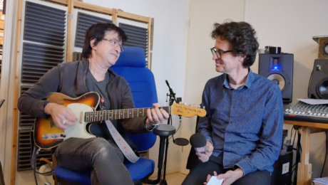 Guitariste d'Alain Souchon, interview Michel-Yves Kochmann guitare à la main, deuxième partie