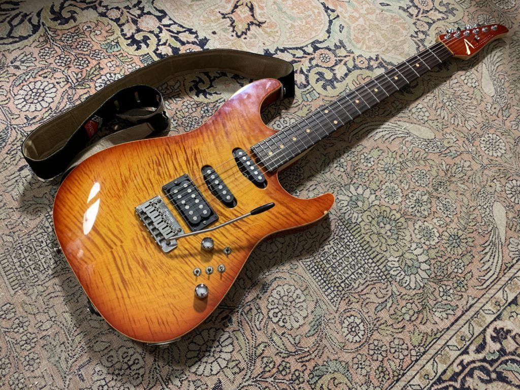 Hollow Drop Top de Tom Anderson, une Super Strat américaine de rêve !