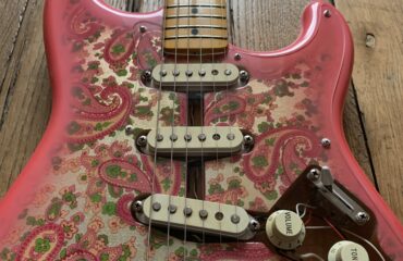 Stratocaster Paisley Fender Japon, le test d'une super guitare au look d'enfer