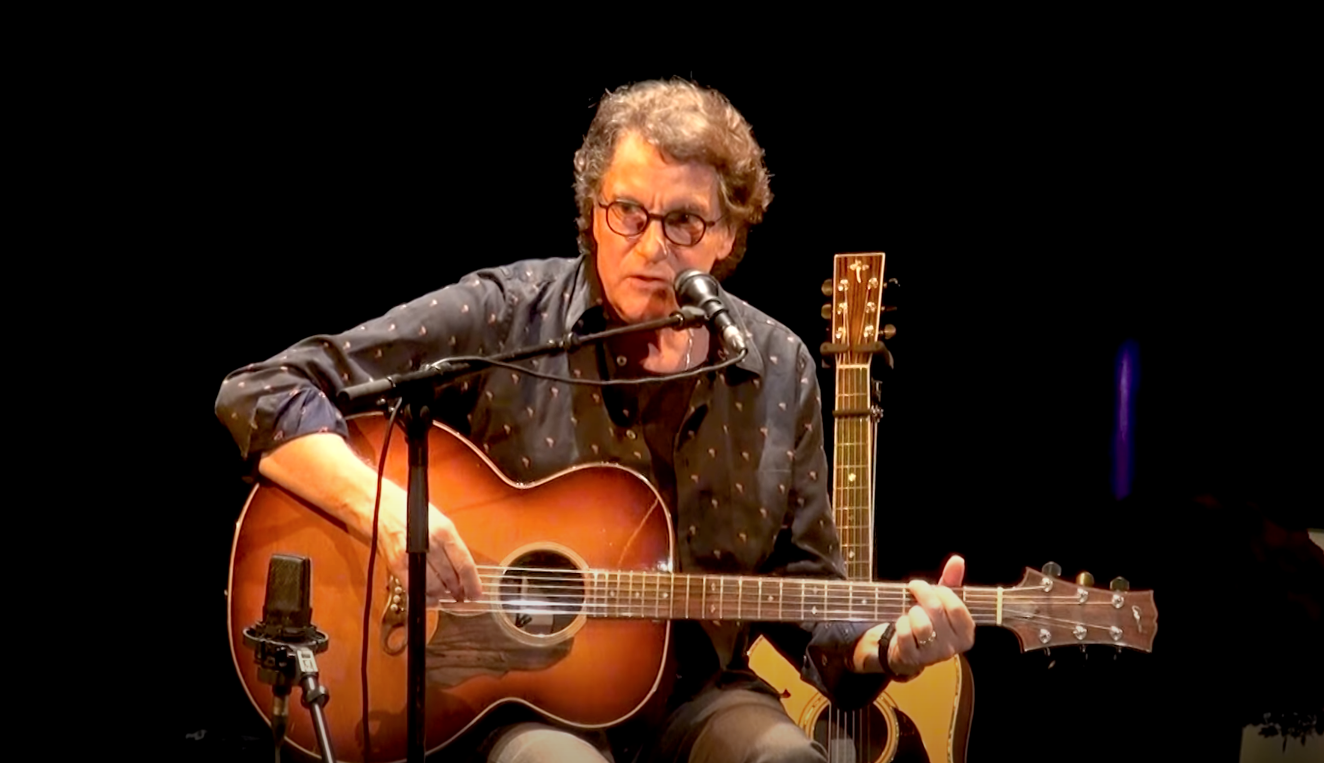 Francis Cabrel, vidéo de sa masterclass surprise lors du Festival Guitare Issoudun 2022