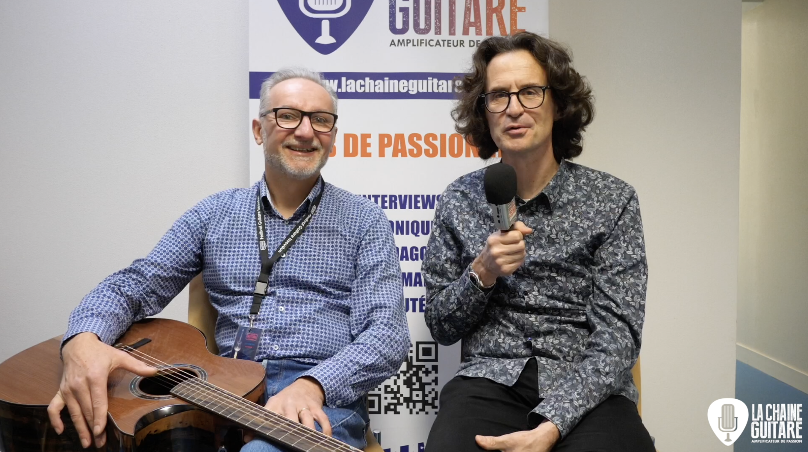 Le luthier Guy Butterlin présente sa guitare #100 à Issoudun