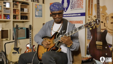 Alimé Bébégué, interview guitare à la main