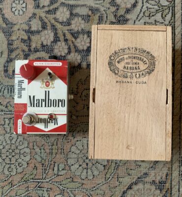 Brimborion de The Loner Shop, une overdrive/disto déguisée en paquet de cigarettes !