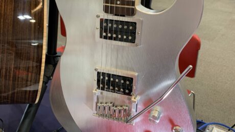 Guitare en Aluminium Made in Japan : List Guitars testée à Osaka